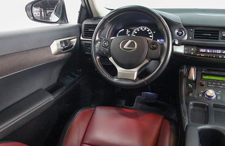 
								Lexus CT200h Elite Edition full									