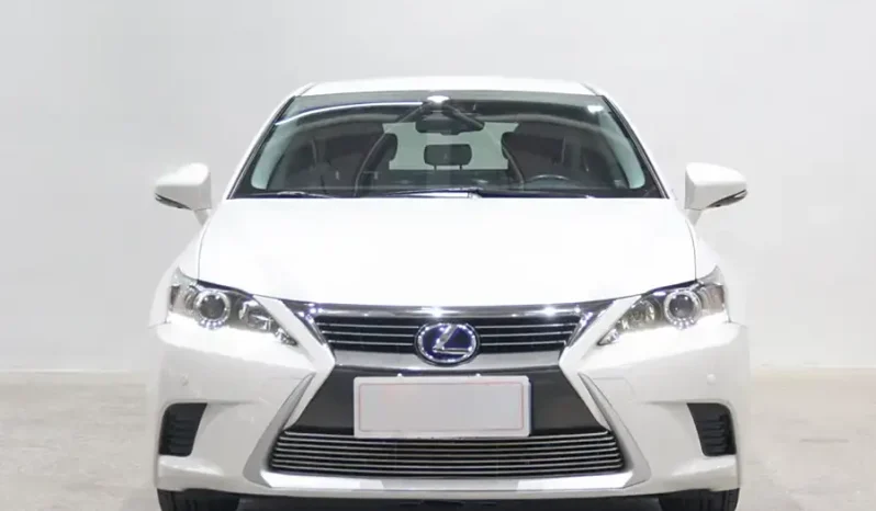 
								Lexus CT200h Elite Edition full									