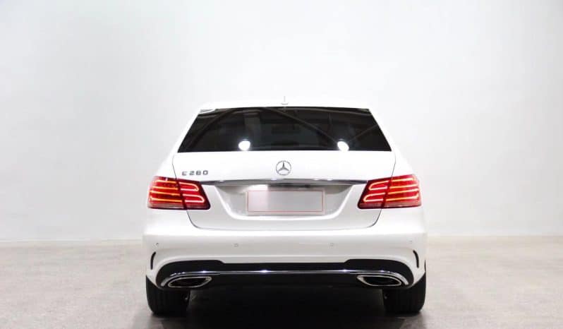 
								Mercedes Benz E-Class 2014 E260L Sport full									