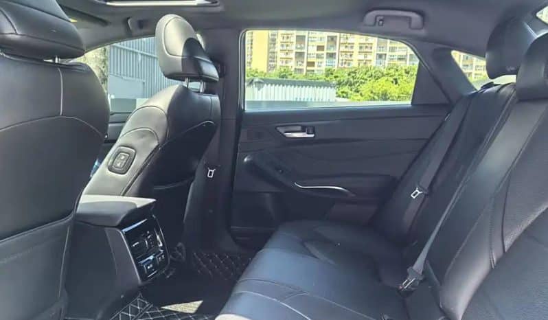 
								Toyota Avalon 2.0L 2020 full									