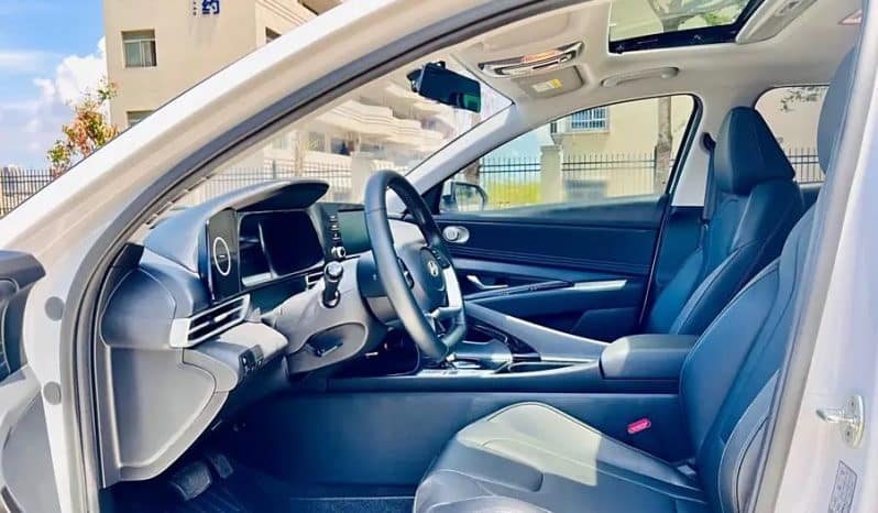 
								Hyundai Elantra 1.5L 2020 full									