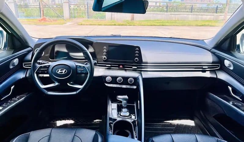 
								Hyundai Elantra 1.5L 2020 full									