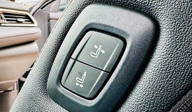 
								Toyota Camry 2.5L 2021 full									
