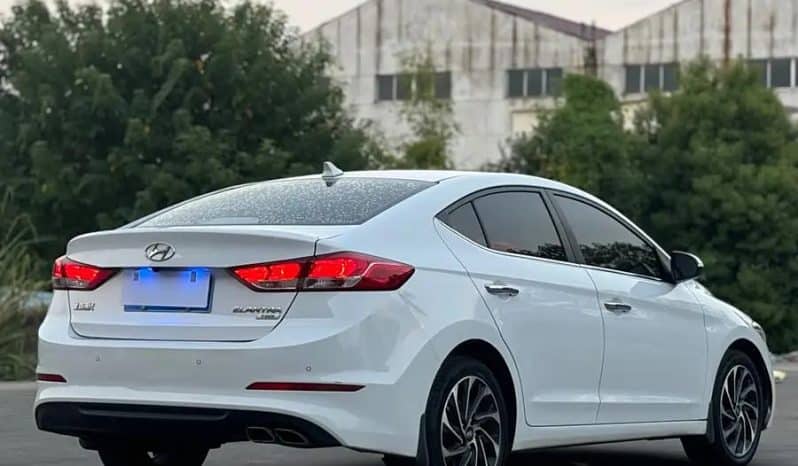 
								Hyundai Elantra 1.4L 2022 full									