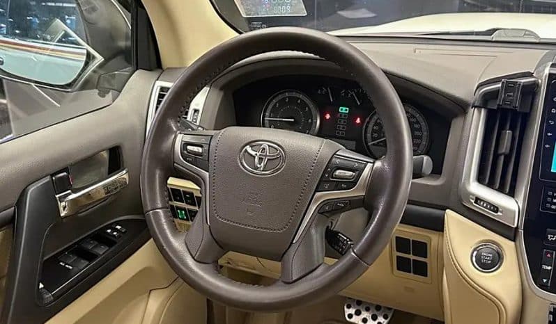 
								Toyota Land Cruiser – 2018-04 full									