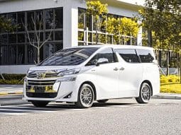 Toyota 2019 Model Willfa Dual Engine 2.5L HV Deluxe Edition 1