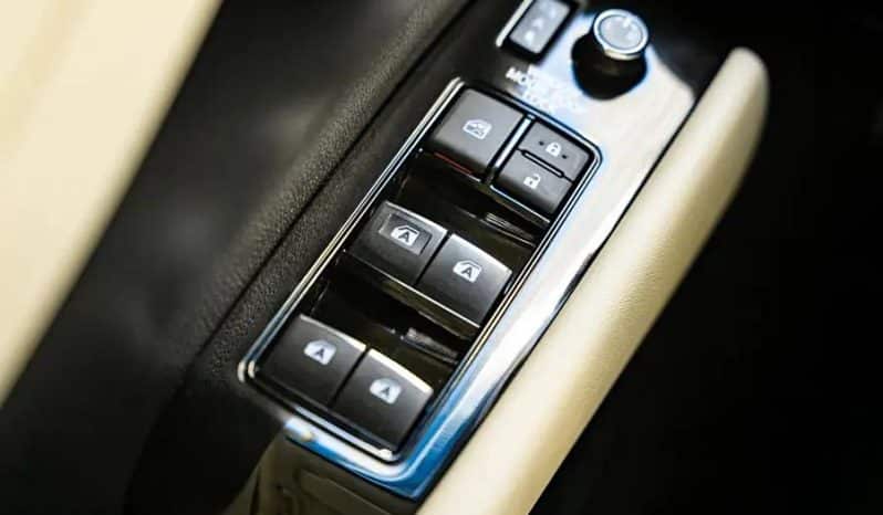 
								Toyota Vellfire 2.5L 2020-05 full									
