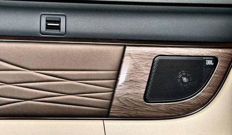 
								Toyota Crown Vellfire 2.5L full									