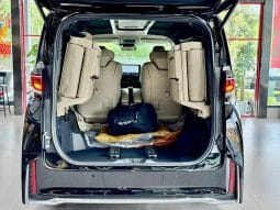 
										Toyota Crown Vellfire 2.5L full									