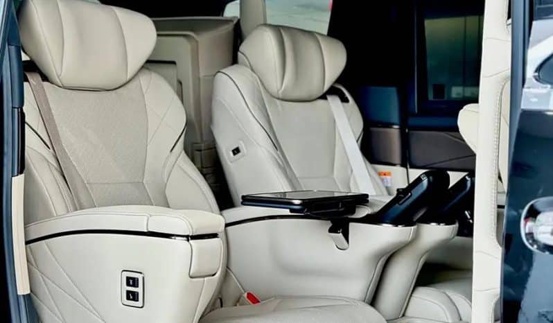 
								Toyota Crown Vellfire 2.5L full									