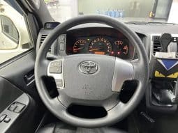 
										Toyota Hiace 2.7L 2016-01 full									