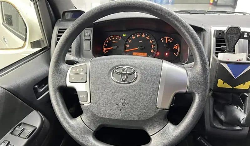 
								Toyota Hiace 2.7L 2016-01 full									