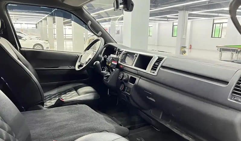 
								Toyota Hiace 2.7L 2016-01 full									