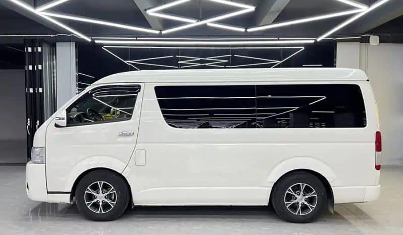 
								Toyota Hiace 2.7L 2016-01 full									
