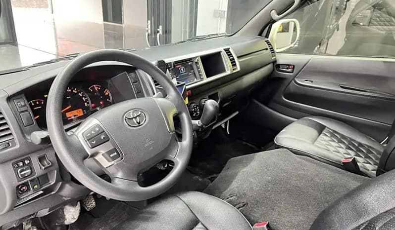 
								Toyota Hiace 2.7L 2016-01 full									