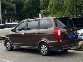 Wuling Hongguang 1.5L 2014-01