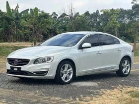 Volvo S60L T5 2.0T 2015-10