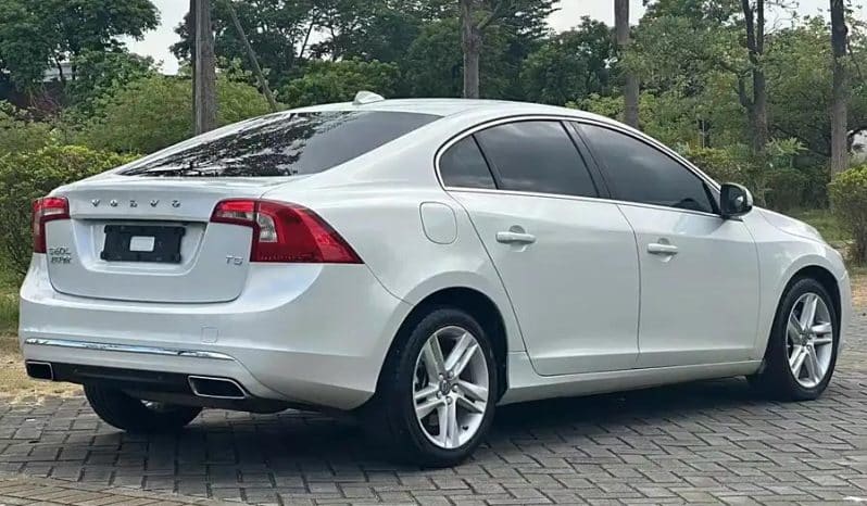 
								Volvo S60L T5 2.0T 2015-10 full									