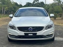 Volvo S60L T5 2.0T 2015-10