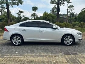 Volvo S60L T5 2.0T 2015-10