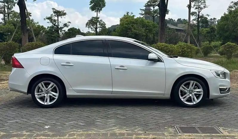 
								Volvo S60L T5 2.0T 2015-10 full									