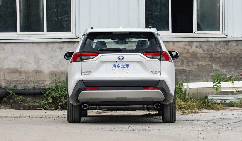 
								Toyota RAV4 full									