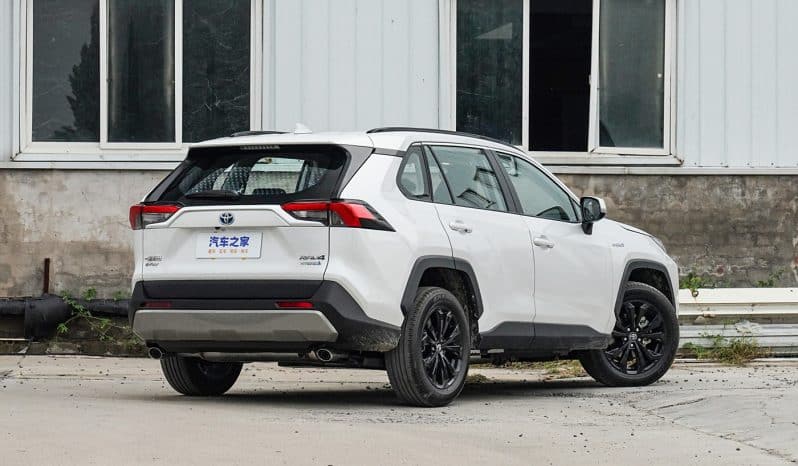
								Toyota RAV4 full									