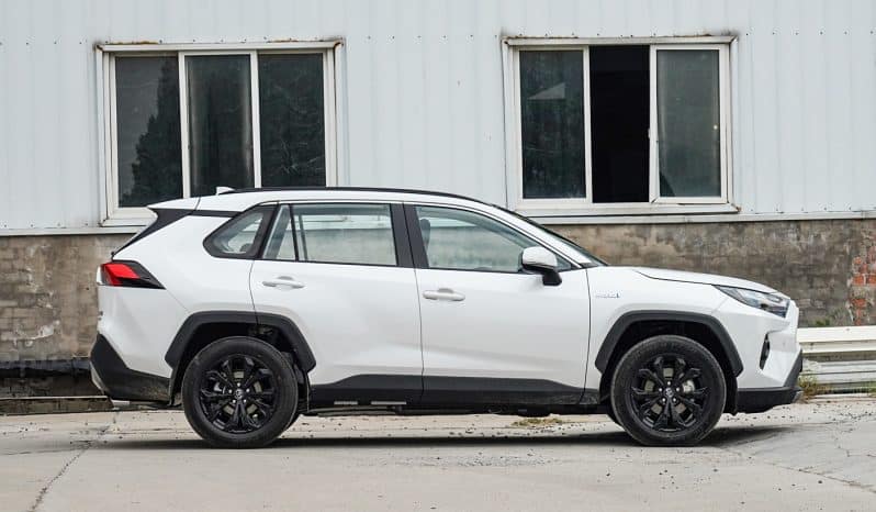
								Toyota RAV4 full									