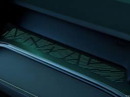 
										Lynk&Co 06 full									