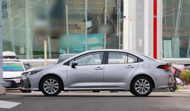 
								Toyota Corolla full									