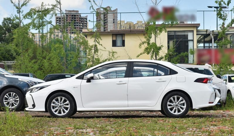 
								Toyota Corolla full									